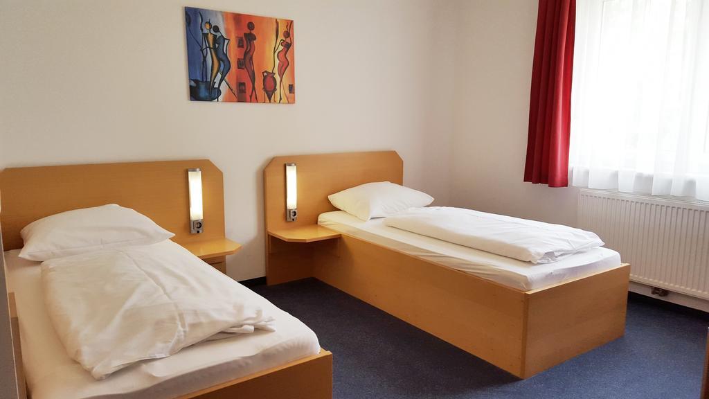 G&K Hotel Guntramsdorf Room photo